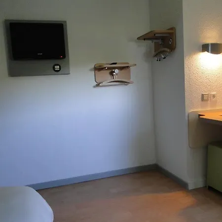 Ibis Budget Caen Memorial Отель Saint-Contest