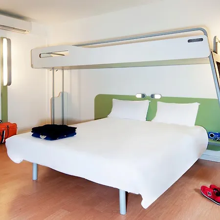 Ibis Budget Caen Memorial Отель